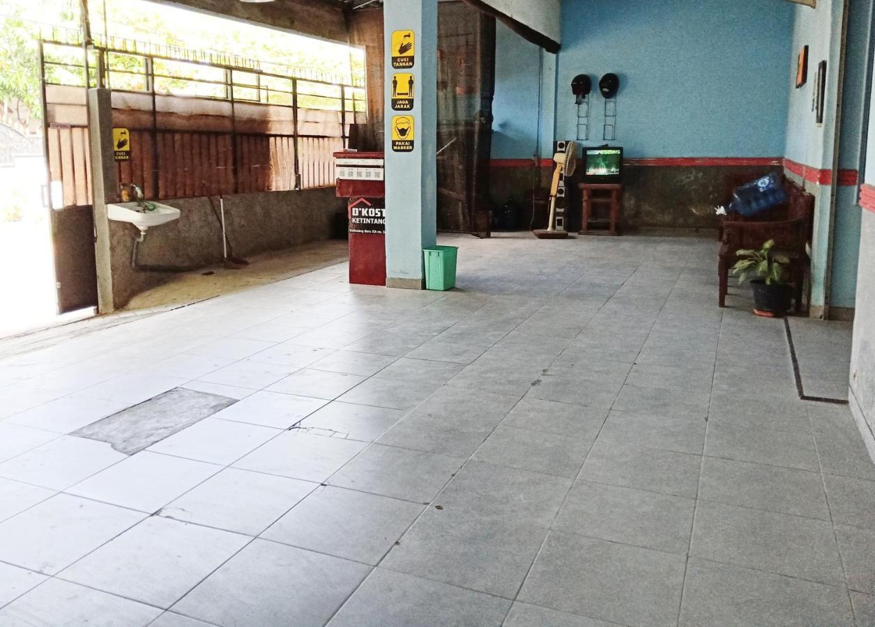 D'Kost Ketintang Hotel Surabaya Exterior photo